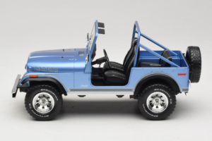 Jeep CJ-7 Laredo Син MCG 1:18 MCG18553 Метал — снимка 3 от 6