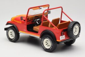 Jeep CJ-7 Renegade Червен MCG 1:18 MCG18110 Метал — снимка 5 от 6