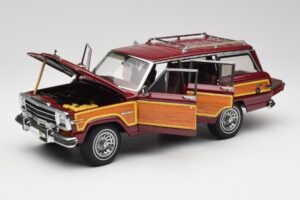 Jeep Grand Wagoneer Classic Червен AUTOart 1:18 74002 Метал — снимка 2 от 8