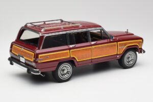 Jeep Grand Wagoneer Classic Червен AUTOart 1:18 74002 Метал — снимка 3 от 8