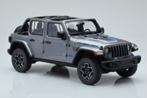 Jeep Wrangler 4xe Сребрист GT Spirit 1:18 GT419 Смола — снимка 4 от 6