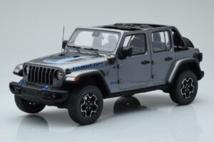 Jeep Wrangler 4xe Сребрист GT Spirit 1:18 GT419 Смола