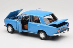 Lada 1200 2101 Син IXO 1:18 18CMC204OP Метал — снимка 5 от 8