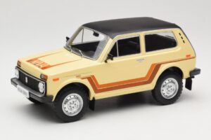 Lada Niva 2121 California Бежов MCG 1:18 MCG18004 Метал