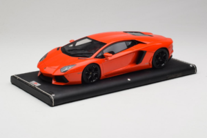 Lamborghini Aventador Оранжев MR Collection 1:18 LAMB064 Смола — снимка 2 от 6