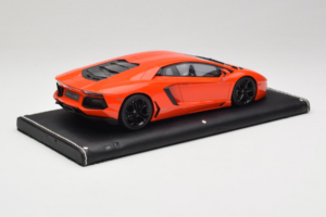 Lamborghini Aventador Оранжев MR Collection 1:18 LAMB064 Смола — снимка 3 от 6