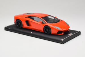 Lamborghini Aventador Оранжев MR Collection 1:18 LAMB064 Смола — снимка 4 от 6