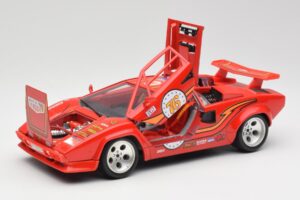 Lamborghini Countach Червен Bburago 1:18 3047 Метал — снимка 2 от 8