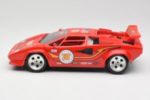 Lamborghini Countach Червен Bburago 1:18 3047 Метал — снимка 4 от 8