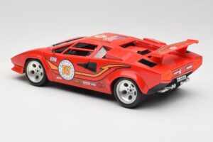 Lamborghini Countach Червен Bburago 1:18 3047 Метал — снимка 7 от 8