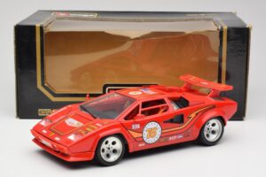 Lamborghini Countach Червен Bburago 1:18 3047 Метал — снимка 8 от 8