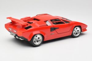 Lamborghini Countach Червен Bburago 1:18 3047-M1 Метал — снимка 3 от 8