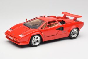 Lamborghini Countach Червен Bburago 1:18 3047-M1 Метал