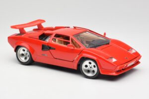 Lamborghini Countach Червен Bburago 1:18 3047-M1 Метал — снимка 6 от 8