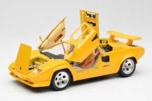 Lamborghini Countach Жълт Bburago 1:18 3037 Метал — снимка 2 от 8