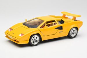 Lamborghini Countach Жълт Bburago 1:18 3037 Метал