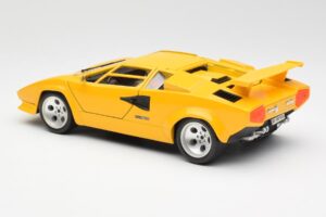 Lamborghini Countach Жълт Bburago 1:18 3037 Метал — снимка 7 от 8