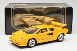 Lamborghini Countach Жълт Bburago 1:18 3037 Метал — снимка 8 от 8