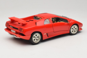 Lamborghini Diablo Червен Bburago 1:18 3041-M1 Метал — снимка 3 от 8