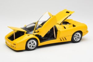 Lamborghini Diablo Roadster Жълт AUTOart 1:18 70092 Метал — снимка 2 от 8