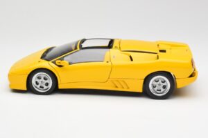 Lamborghini Diablo Roadster Жълт AUTOart 1:18 70092 Метал — снимка 4 от 8