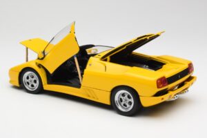 Lamborghini Diablo Roadster Жълт AUTOart 1:18 70092 Метал — снимка 5 от 8