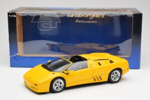 Lamborghini Diablo Roadster Жълт AUTOart 1:18 70092 Метал — снимка 8 от 8