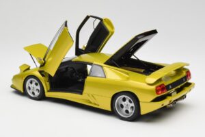 Lamborghini Diablo SE30 Anniversary Edition Жълт Spyder AUTOart 1:18 79157 Метал — снимка 5 от 8
