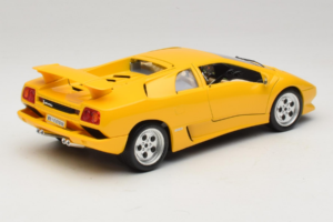 Lamborghini Diablo Жълт Bburago 1:18 3041-M2 Метал — снимка 3 от 8