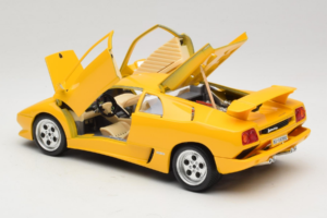 Lamborghini Diablo Жълт Bburago 1:18 3041-M2 Метал — снимка 5 от 8
