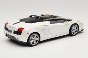 Lamborghini Gallardo Concept Бял Mondo Motors 1:18 146432 Метал — снимка 3 от 8