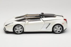 Lamborghini Gallardo Concept Бял Mondo Motors 1:18 146432 Метал — снимка 4 от 8