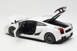 Lamborghini Gallardo Superleggera Monocerus Metallic Бял AUTOart 1:18 74585 Метал — снимка 5 от 8