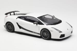 Lamborghini Gallardo Superleggera Monocerus Metallic Бял AUTOart 1:18 74585 Метал — снимка 6 от 8