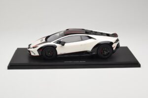Lamborghini Huracan Sterrato No. 63 Бял TopSpeed 1:18 TS0610 Смола — снимка 3 от 6