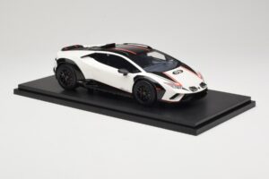 Lamborghini Huracan Sterrato No. 63 Бял TopSpeed 1:18 TS0610 Смола — снимка 4 от 6