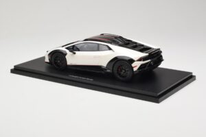 Lamborghini Huracan Sterrato No. 63 Бял TopSpeed 1:18 TS0610 Смола — снимка 5 от 6