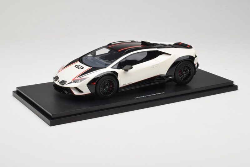 Lamborghini Huracan Sterrato No. 63 Бял TopSpeed 1:18 TS0610 Смола