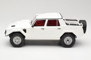 Lamborghini LM002 Бял Kyosho 1:18 GTS18508W Смола — снимка 3 от 6