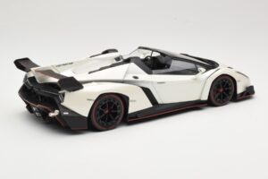 Lamborghini Veneno Roadster Бял С Червена Линия Kyosho 1:18 C09502W Метал — снимка 2 от 6