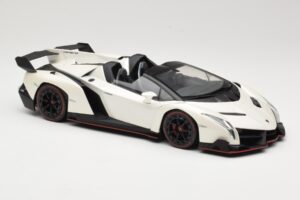 Lamborghini Veneno Roadster Бял С Червена Линия Kyosho 1:18 C09502W Метал — снимка 4 от 6