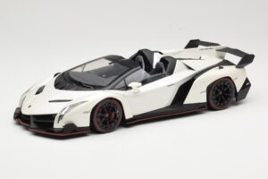 Lamborghini Veneno Roadster Бял С Червена Линия Kyosho 1:18 C09502W Метал