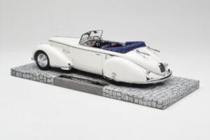 Lancia Astura Tipo 233 Corto Бял Minichamps 1:18 107125330 Смола — снимка 5 от 6