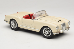 Lancia Aurelia B24 Spider Бежов Bburago 1:18 3010-M2 Метал — снимка 6 от 8