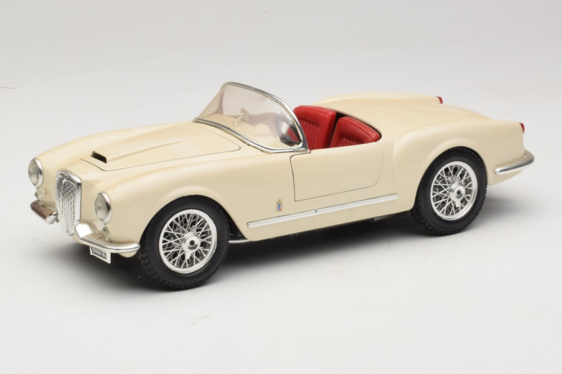 Lancia Aurelia B24 Spider Бежов Bburago 1:18 3010-M2 Метал