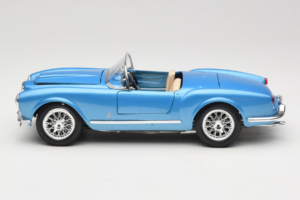 Lancia Aurelia B24 Spider Син Bburago 1:18 3010-M1 Метал — снимка 4 от 8