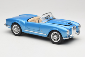 Lancia Aurelia B24 Spider Син Bburago 1:18 3010-M1 Метал — снимка 6 от 8