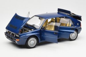 Lancia Delta HF Integrale Evo II Син Kyosho 1:18 08341BL Метал — снимка 2 от 8