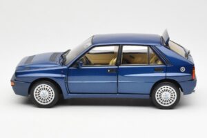 Lancia Delta HF Integrale Evo II Син Kyosho 1:18 08341BL Метал — снимка 4 от 8