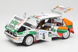Lancia Delta HF Integrale Evo II Totip #5 A. Aghini / S. Farnocchia Rally Monte Carlo 1993 Kyosho 1:18 08348F Метал — снимка 2 от 8